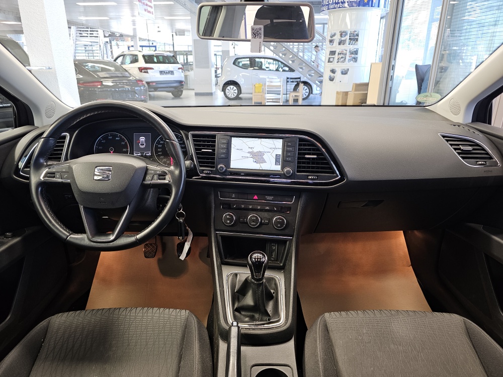 Seat Leon Sportstourer  ST  bei Hoffmann Automobile in Wolfsburg kaufen und sofort mitnehmen - Bild 7