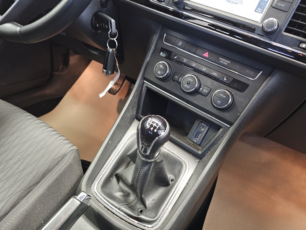 Seat Leon Sportstourer  ST  bei Hoffmann Automobile in Wolfsburg kaufen und sofort mitnehmen - Bild 8