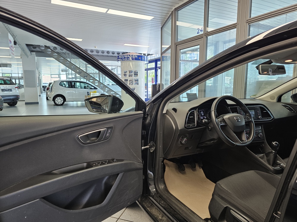 Seat Leon  bei Hoffmann Automobile in Wolfsburg kaufen und sofort mitnehmen - Bild 18