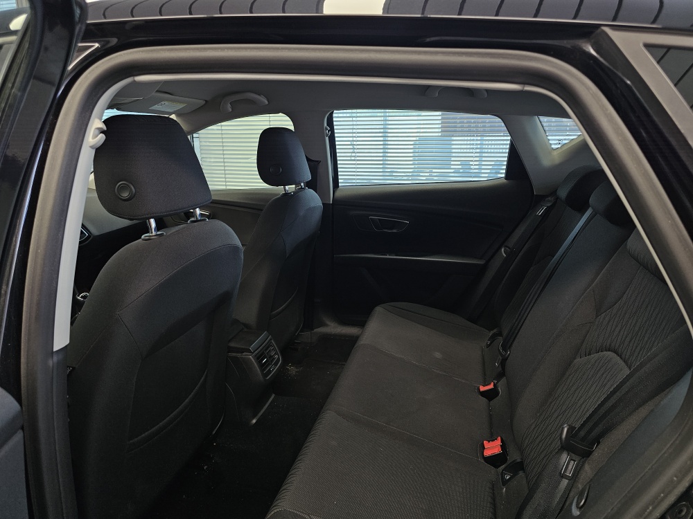 Seat Leon  bei Hoffmann Automobile in Wolfsburg kaufen und sofort mitnehmen - Bild 4