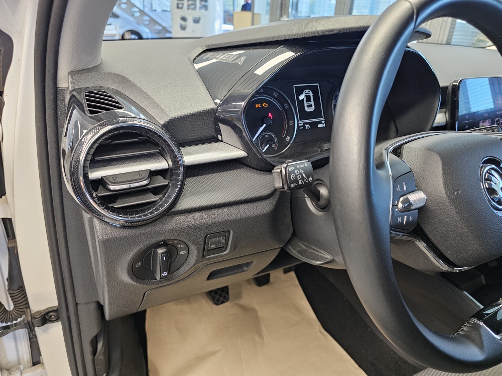 Skoda Fabia  bei Hoffmann Automobile in Wolfsburg kaufen und sofort mitnehmen - Bild 18