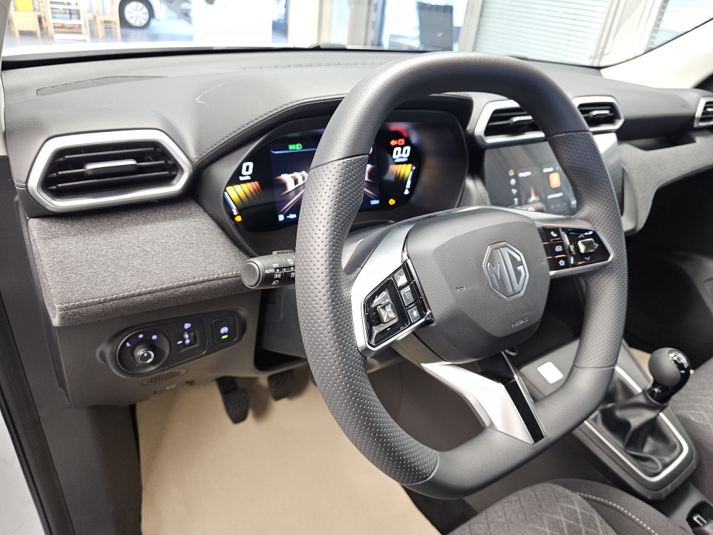MG ZS  bei Hoffmann Automobile in Wolfsburg kaufen und sofort mitnehmen - Bild 23