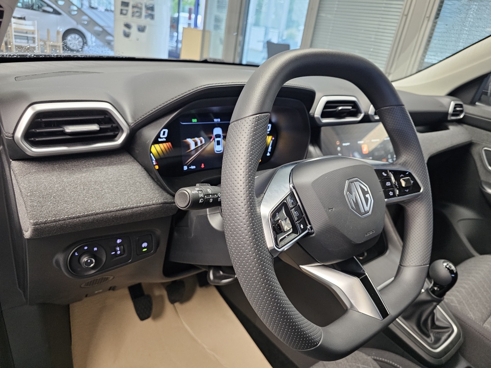 MG ZS  bei Hoffmann Automobile in Wolfsburg kaufen und sofort mitnehmen - Bild 22