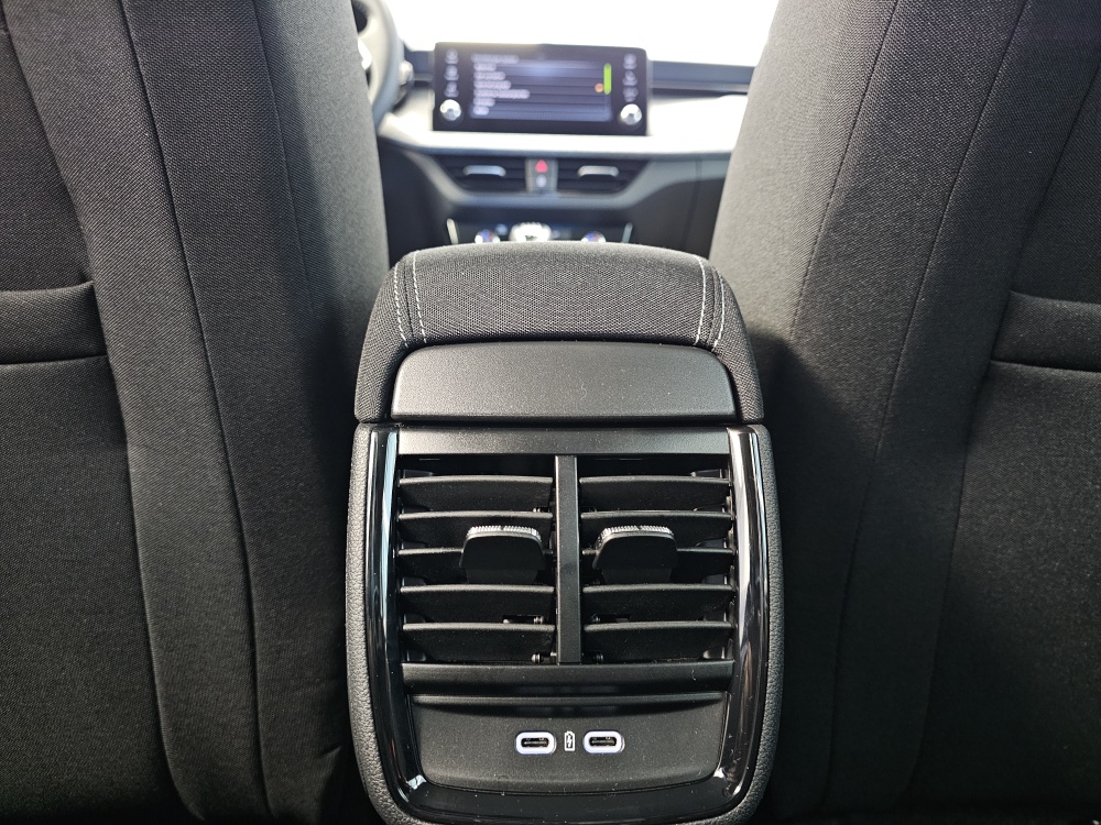 Skoda Kamiq bei Hoffmann Automobile in Wolfsburg kaufen und sofort mitnehmen - Bild 7