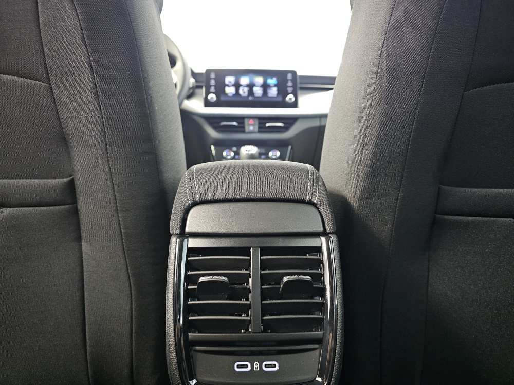 Skoda Kamiq bei Hoffmann Automobile in Wolfsburg kaufen und sofort mitnehmen - Bild 7