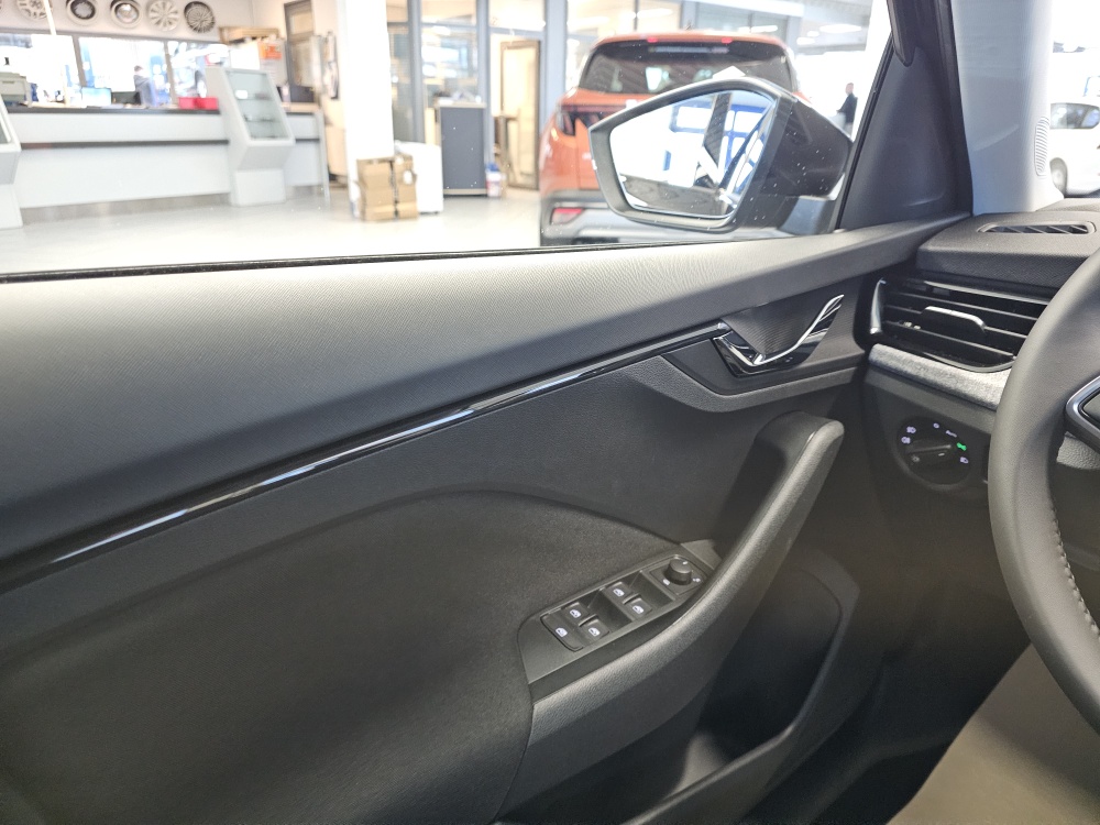 Skoda Kamiq bei Hoffmann Automobile in Wolfsburg kaufen und sofort mitnehmen - Bild 20