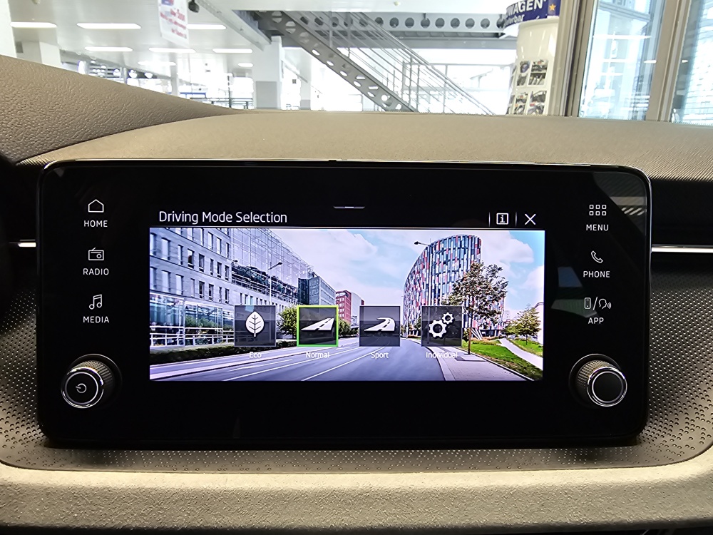 Skoda Kamiq bei Hoffmann Automobile in Wolfsburg kaufen und sofort mitnehmen - Bild 20