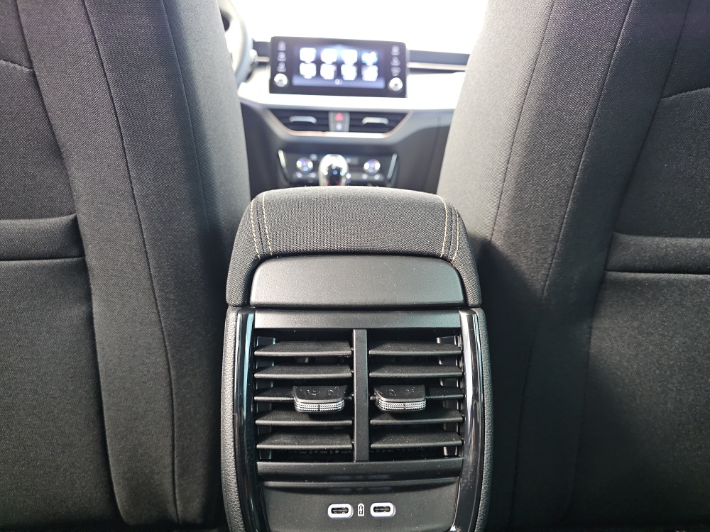 Skoda Kamiq bei Hoffmann Automobile in Wolfsburg kaufen und sofort mitnehmen - Bild 8