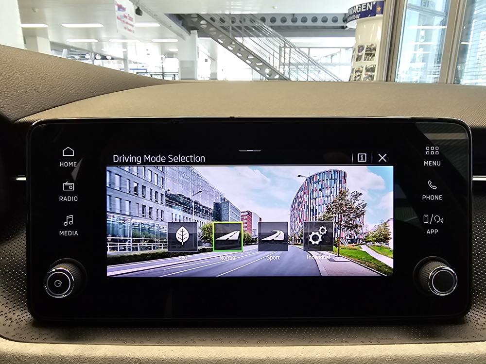 Skoda Kamiq bei Hoffmann Automobile in Wolfsburg kaufen und sofort mitnehmen - Bild 20