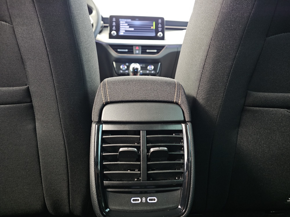 Skoda Kamiq bei Hoffmann Automobile in Wolfsburg kaufen und sofort mitnehmen - Bild 8