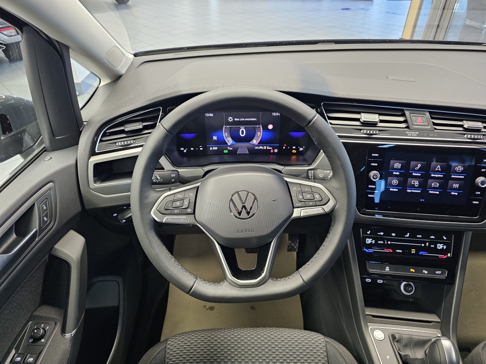 VW Touran  bei Hoffmann Automobile in Wolfsburg kaufen und sofort mitnehmen - Bild 22