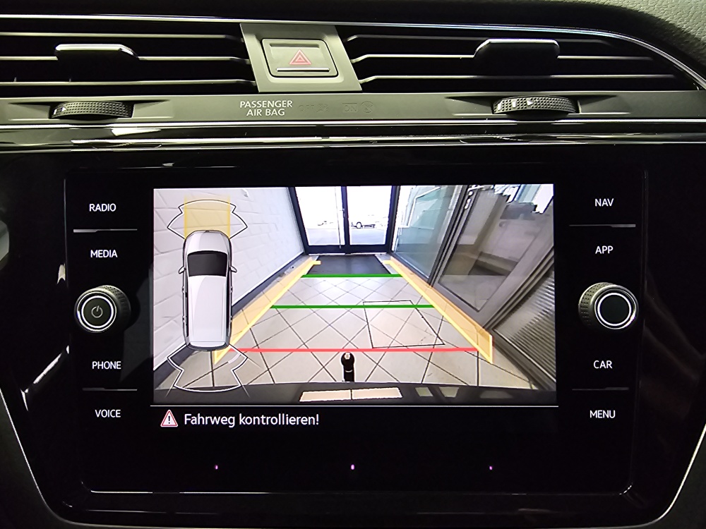 VW Touran  bei Hoffmann Automobile in Wolfsburg kaufen und sofort mitnehmen - Bild 18