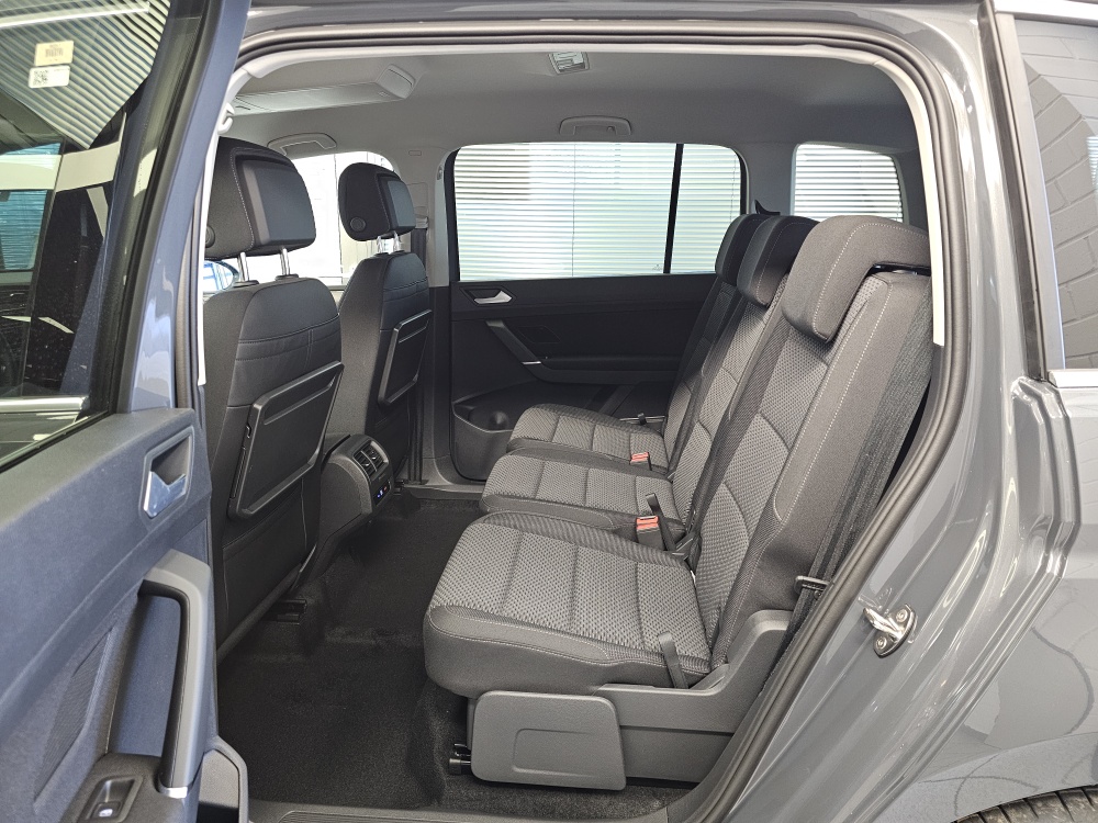 VW Touran  bei Hoffmann Automobile in Wolfsburg kaufen und sofort mitnehmen - Bild 7
