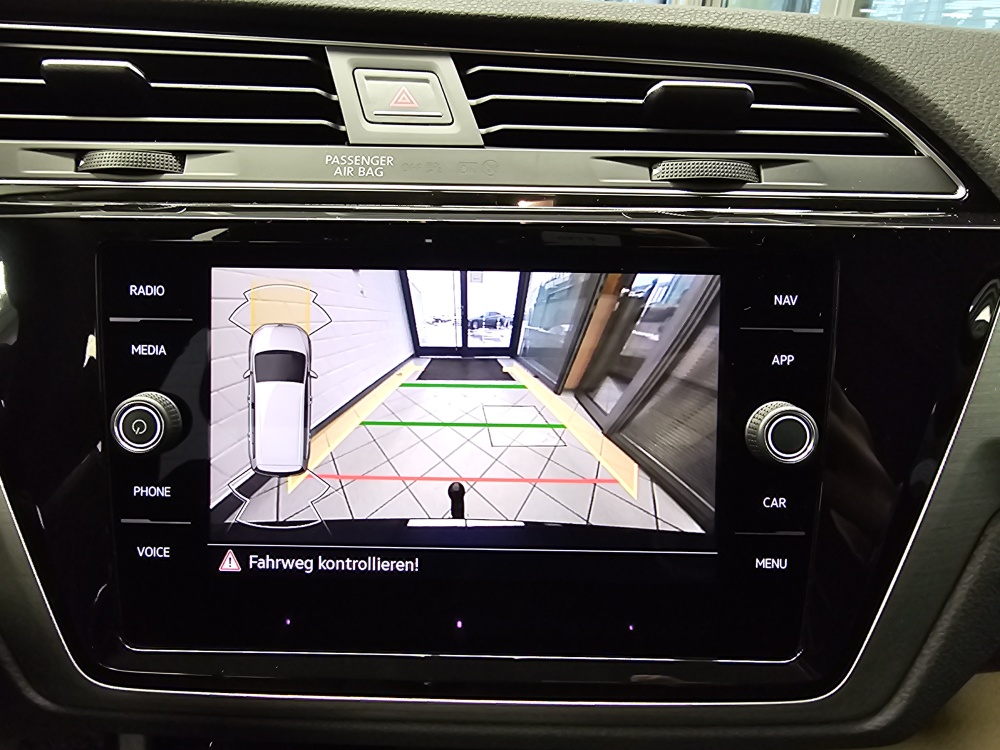 VW Touran bei Hoffmann Automobile in Wolfsburg kaufen und sofort mitnehmen - Bild 18