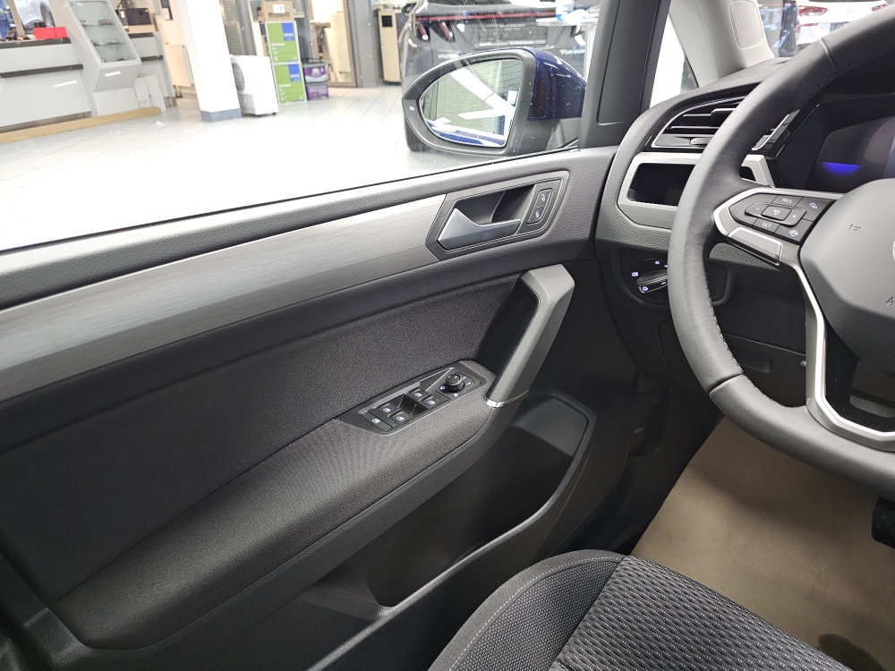 VW Touran bei Hoffmann Automobile in Wolfsburg kaufen und sofort mitnehmen - Bild 21