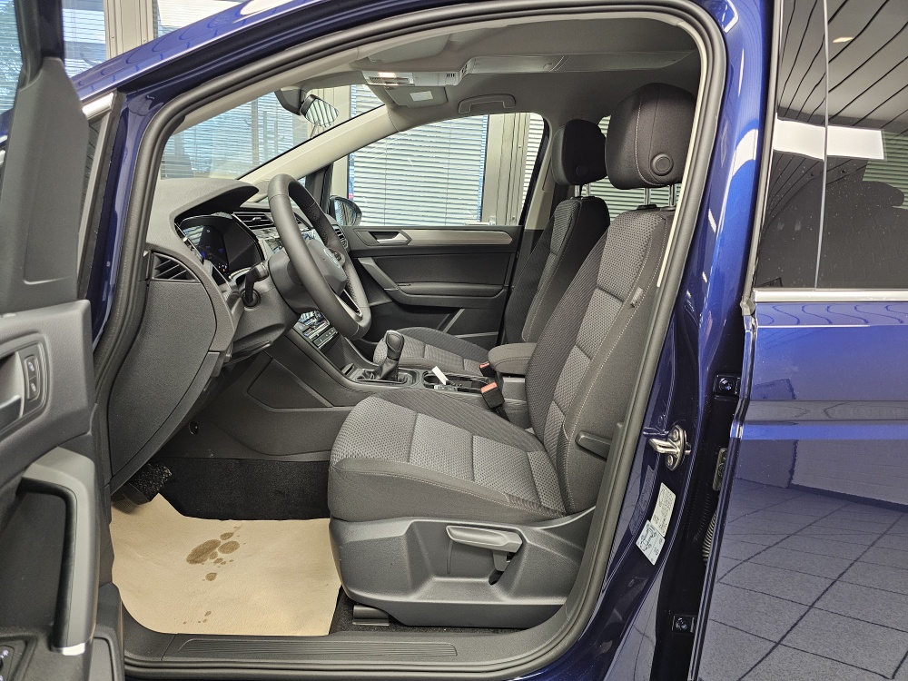 VW Touran bei Hoffmann Automobile in Wolfsburg kaufen und sofort mitnehmen - Bild 24