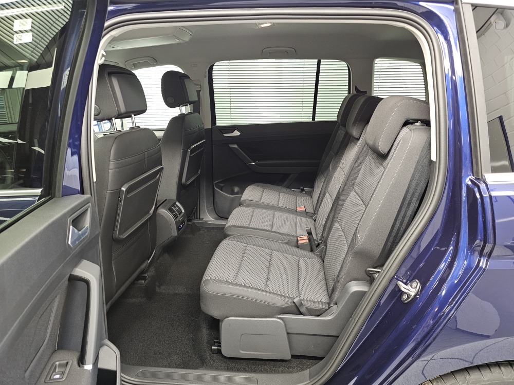 VW Touran bei Hoffmann Automobile in Wolfsburg kaufen und sofort mitnehmen - Bild 7