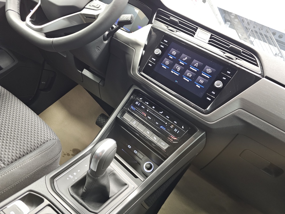 VW Touran bei Hoffmann Automobile in Wolfsburg kaufen und sofort mitnehmen - Bild 9