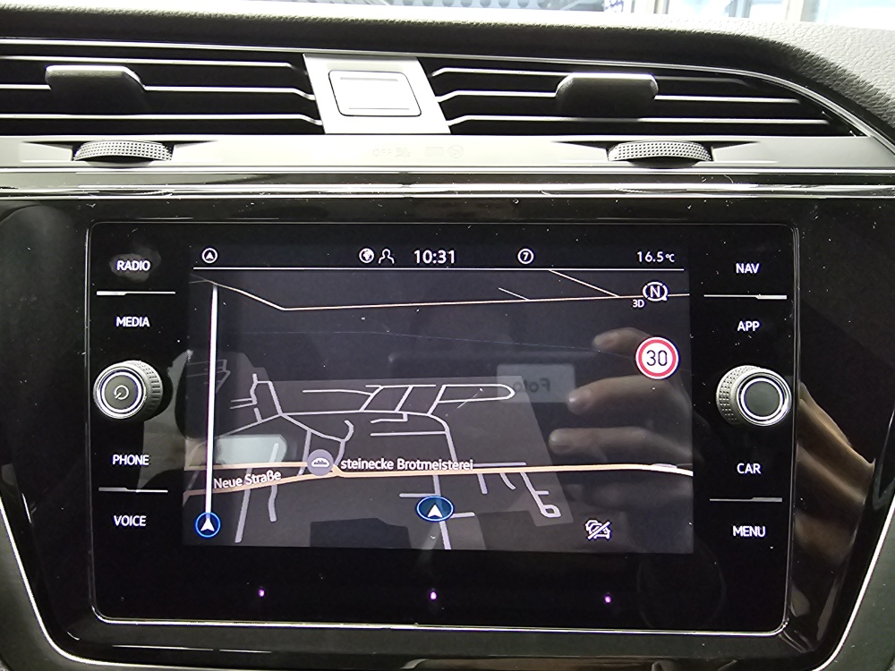 VW Touran bei Hoffmann Automobile in Wolfsburg kaufen und sofort mitnehmen - Bild 14