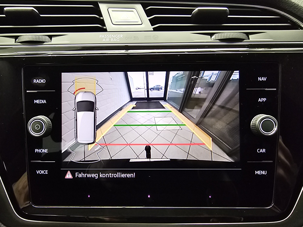 VW Touran bei Hoffmann Automobile in Wolfsburg kaufen und sofort mitnehmen - Bild 18
