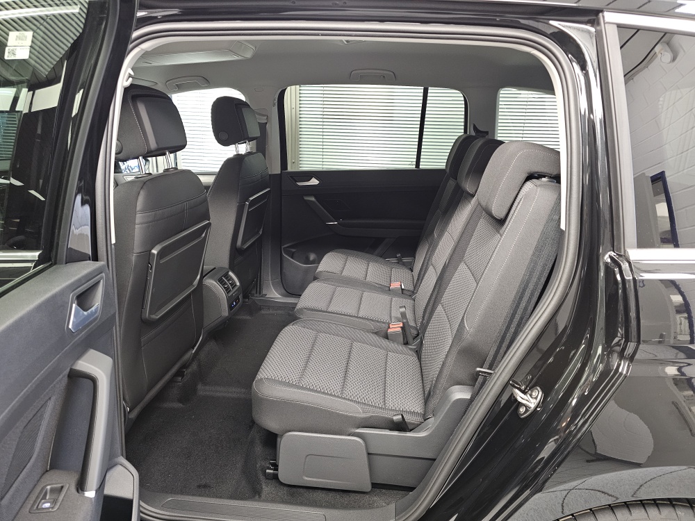 VW Touran bei Hoffmann Automobile in Wolfsburg kaufen und sofort mitnehmen - Bild 7