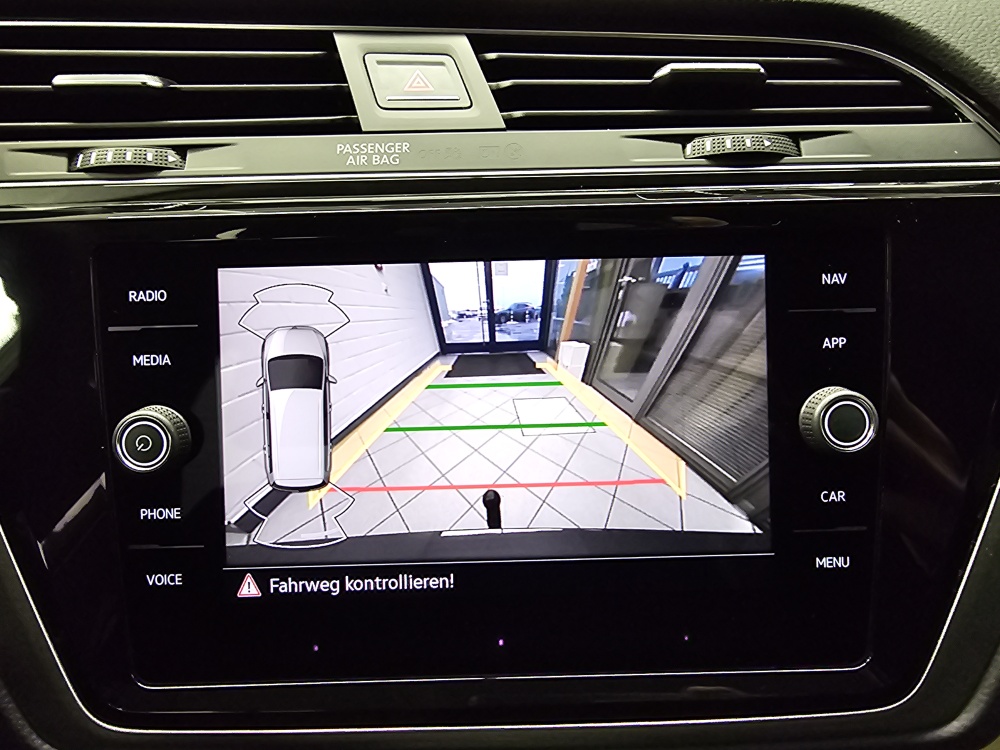 VW Touran bei Hoffmann Automobile in Wolfsburg kaufen und sofort mitnehmen - Bild 18