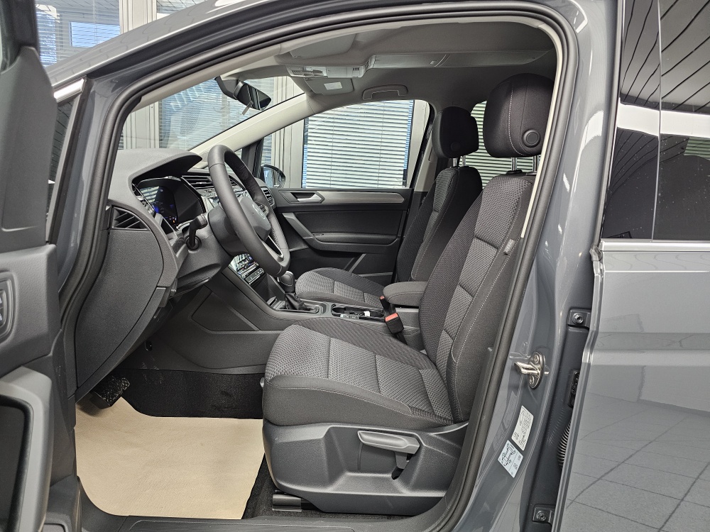 VW Touran bei Hoffmann Automobile in Wolfsburg kaufen und sofort mitnehmen - Bild 24