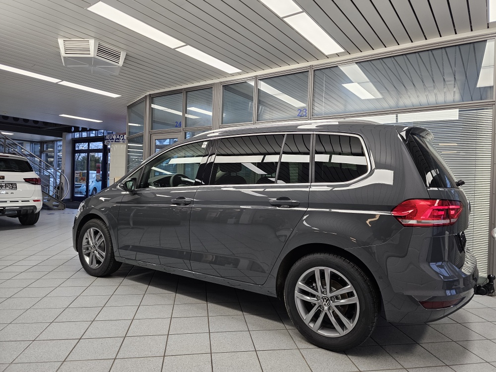 VW Touran bei Hoffmann Automobile in Wolfsburg kaufen und sofort mitnehmen - Bild 26