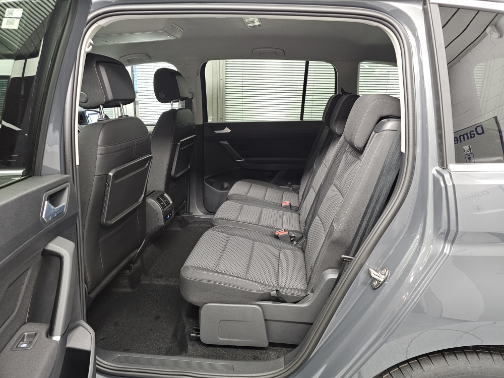 VW Touran bei Hoffmann Automobile in Wolfsburg kaufen und sofort mitnehmen - Bild 7