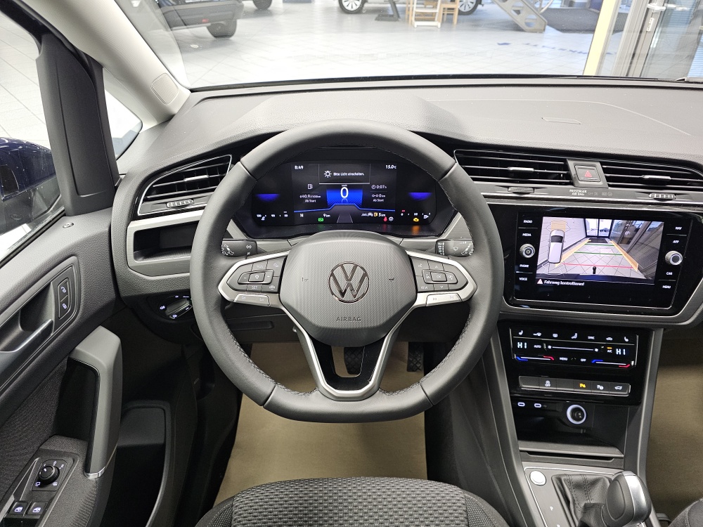 VW Touran bei Hoffmann Automobile in Wolfsburg kaufen und sofort mitnehmen - Bild 23