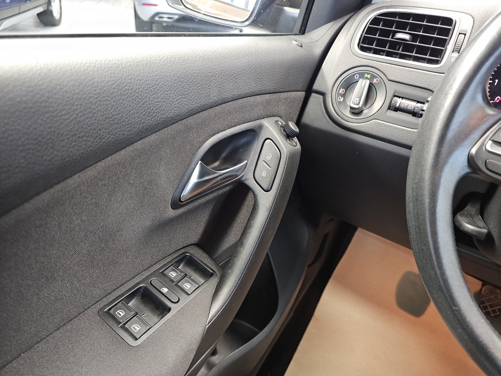 VW Polo  bei Hoffmann Automobile in Wolfsburg kaufen und sofort mitnehmen - Bild 11