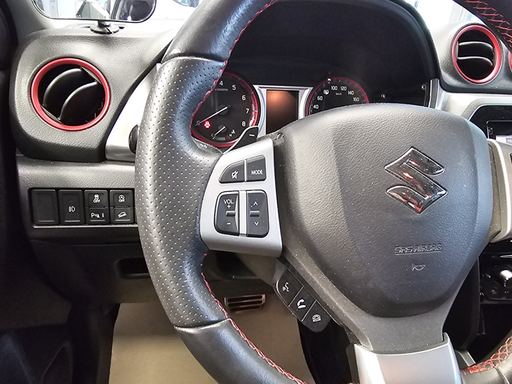 Suzuki Vitara  bei Hoffmann Automobile in Wolfsburg kaufen und sofort mitnehmen - Bild 15