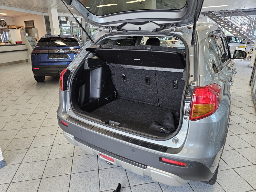 Suzuki Vitara  bei Hoffmann Automobile in Wolfsburg kaufen und sofort mitnehmen - Bild 2