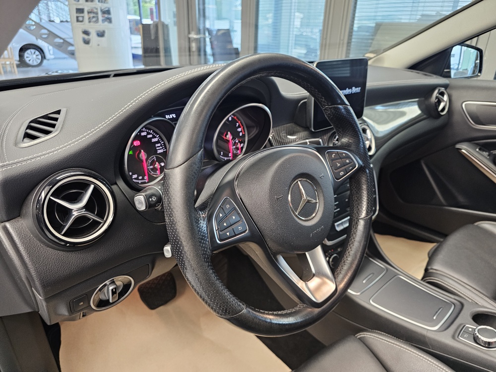 Mercedes-Benz GLA 200  bei Hoffmann Automobile in Wolfsburg kaufen und sofort mitnehmen - Bild 21