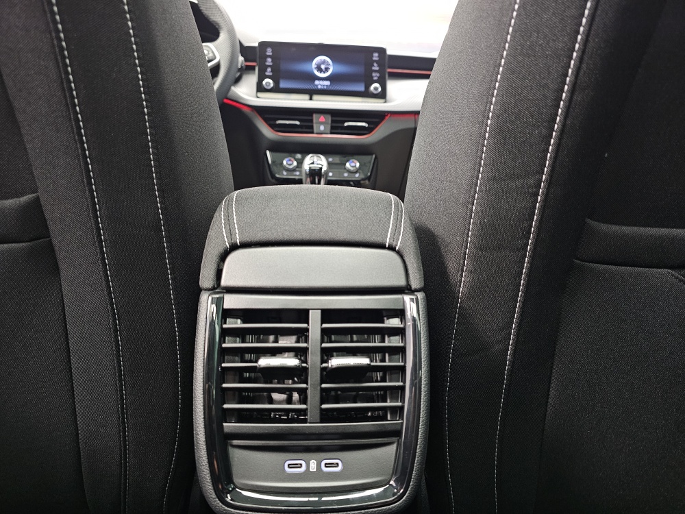 Skoda Kamiq  bei Hoffmann Automobile in Wolfsburg kaufen und sofort mitnehmen - Bild 7