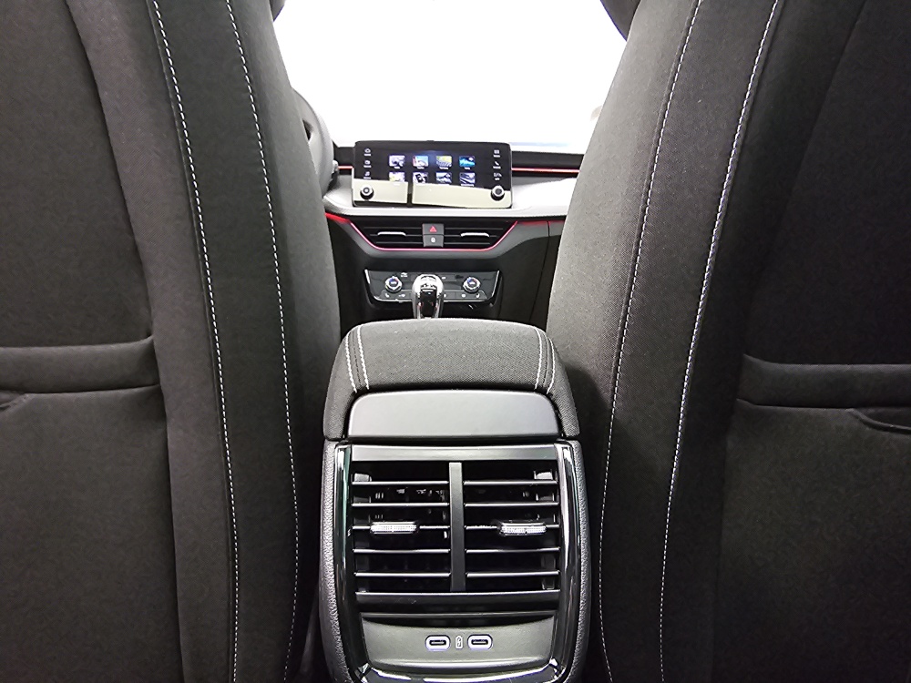 Skoda Kamiq  bei Hoffmann Automobile in Wolfsburg kaufen und sofort mitnehmen - Bild 8