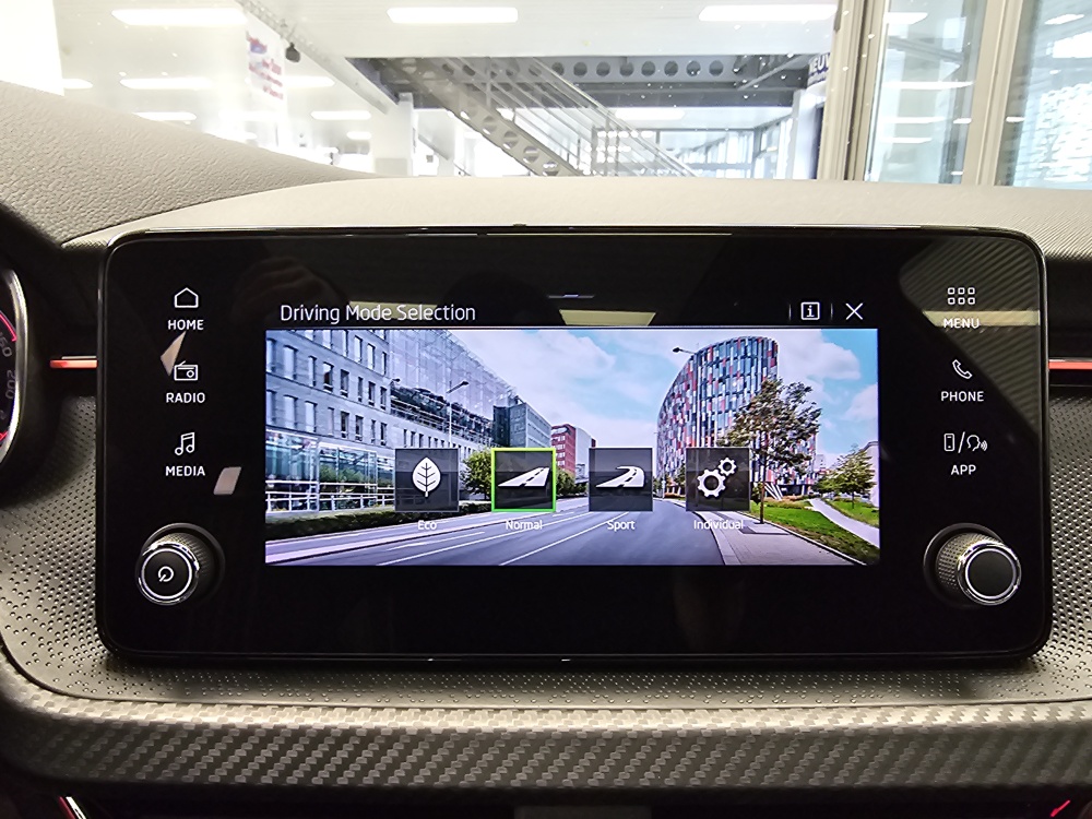 Skoda Kamiq  bei Hoffmann Automobile in Wolfsburg kaufen und sofort mitnehmen - Bild 19