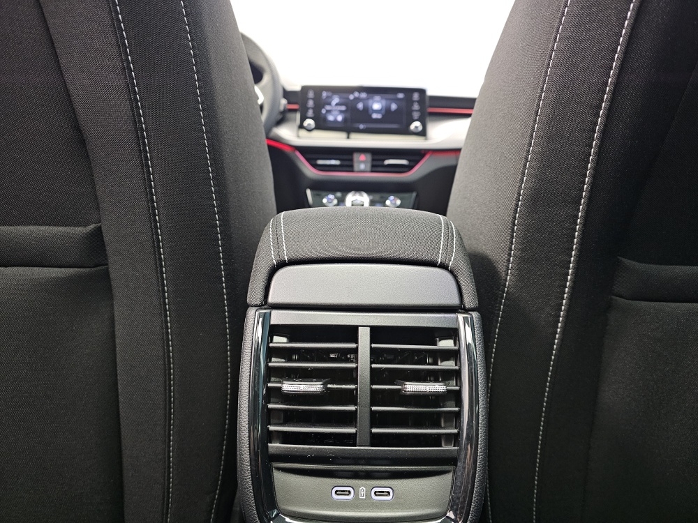 Skoda Kamiq  bei Hoffmann Automobile in Wolfsburg kaufen und sofort mitnehmen - Bild 7