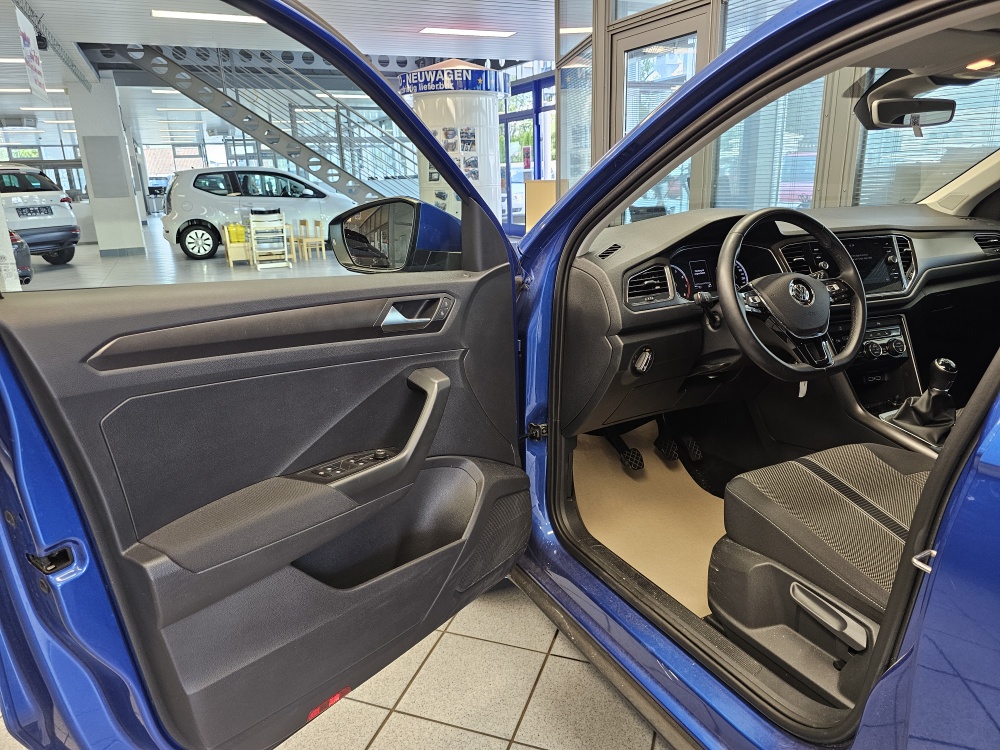 VW T-Roc  bei Hoffmann Automobile in Wolfsburg kaufen und sofort mitnehmen - Bild 18