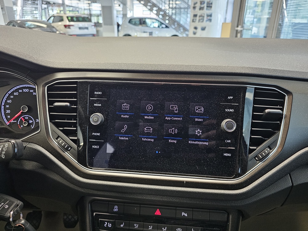 VW T-Roc  bei Hoffmann Automobile in Wolfsburg kaufen und sofort mitnehmen - Bild 9