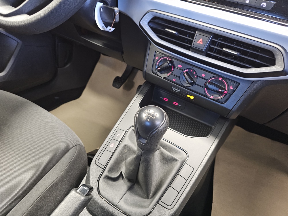 Seat Ibiza  bei Hoffmann Automobile in Wolfsburg kaufen und sofort mitnehmen - Bild 6