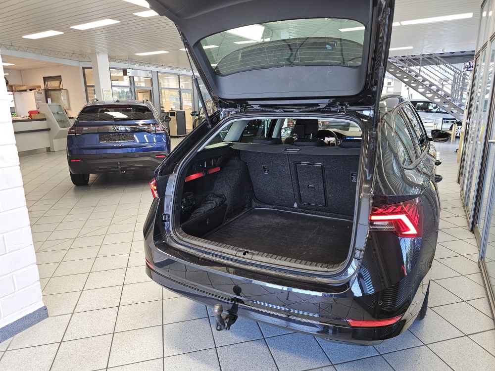 Skoda Octavia Combi  bei Hoffmann Automobile in Wolfsburg kaufen und sofort mitnehmen - Bild 2
