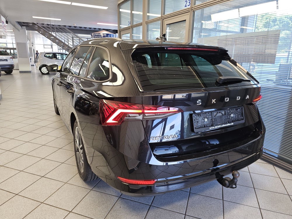 Skoda Octavia Combi  bei Hoffmann Automobile in Wolfsburg kaufen und sofort mitnehmen - Bild 4
