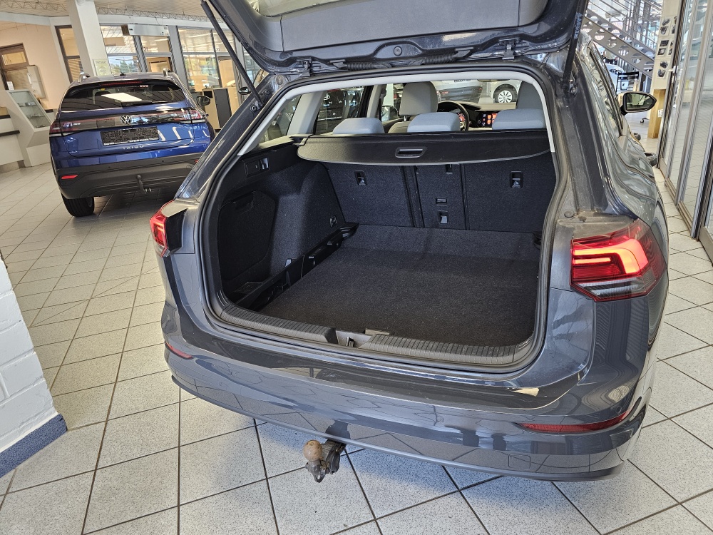 VW Golf Variant  bei Hoffmann Automobile in Wolfsburg kaufen und sofort mitnehmen - Bild 2