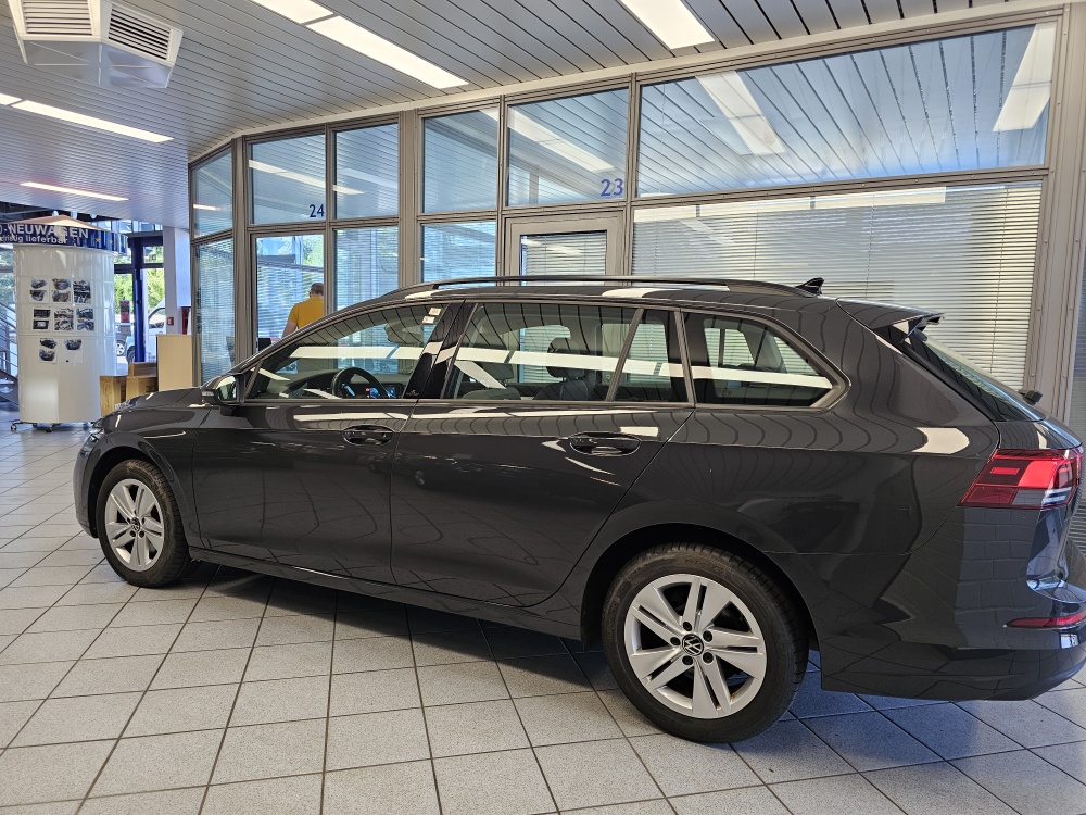 VW Golf Variant  bei Hoffmann Automobile in Wolfsburg kaufen und sofort mitnehmen - Bild 22