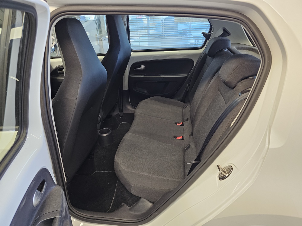 VW up!  bei Hoffmann Automobile in Wolfsburg kaufen und sofort mitnehmen - Bild 4