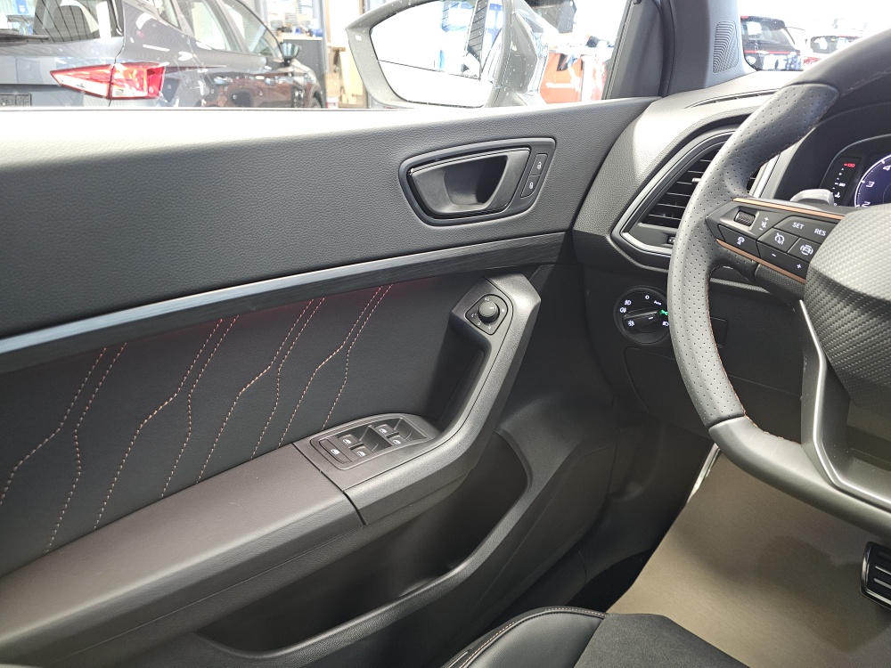 Cupra Ateca bei Hoffmann Automobile in Wolfsburg kaufen und sofort mitnehmen - Bild 23