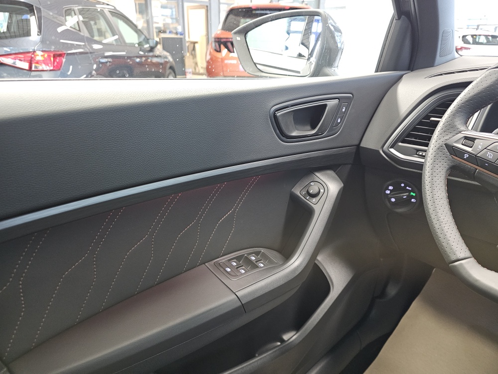 Cupra Ateca bei Hoffmann Automobile in Wolfsburg kaufen und sofort mitnehmen - Bild 23