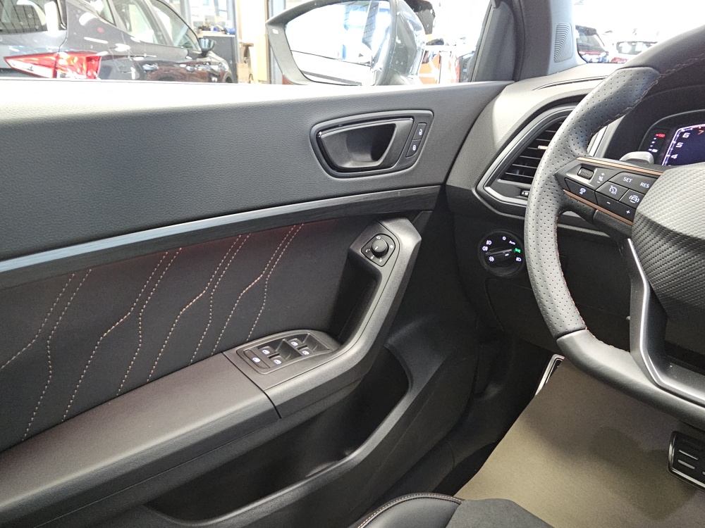 Cupra Ateca bei Hoffmann Automobile in Wolfsburg kaufen und sofort mitnehmen - Bild 24
