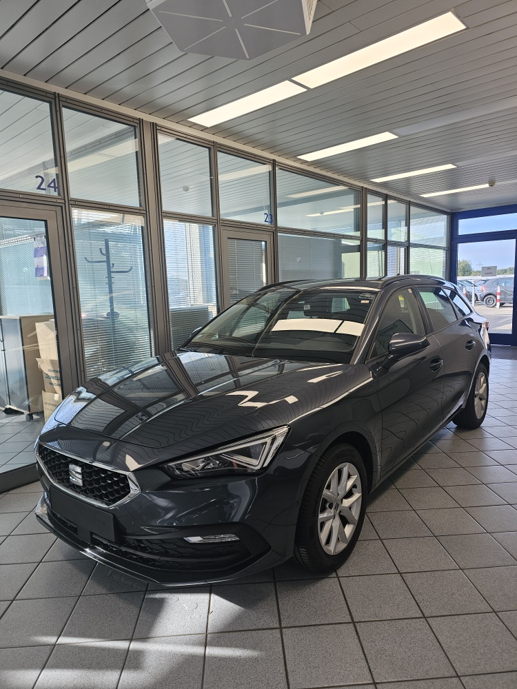 Seat Leon Sportstourer  ST  bei Hoffmann Automobile in Wolfsburg kaufen und sofort mitnehmen - Bild 1